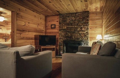 Bryson City Cabin | The Outpost #52 - Nantahala Village Resort