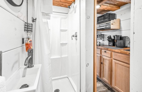 Sevierville Cabin | The Overlook 28 by Sojourn Lodging