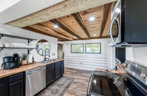 Section Cabin | THE OVERLOOK on the Brow!