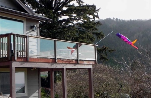 Yachats House | The Overlook-Stunning Ocean/Bay View Walk Everywhere!