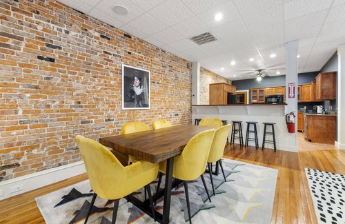 Downtown Apartment | The Owl's Roost