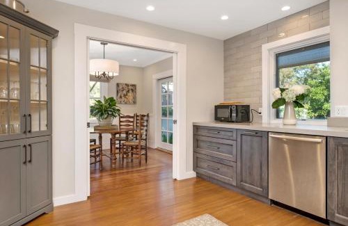 Alta Heights House | The Oxbow House - Designer 3BD/2BA Home