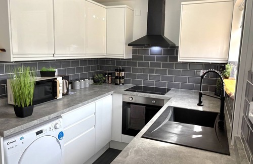 Braunstone House | The Packhorse Townhouse/Private Parking/WiFi