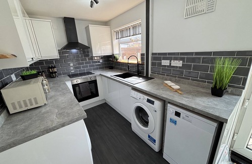 Braunstone House | The Packhorse Townhouse/Private Parking/WiFi