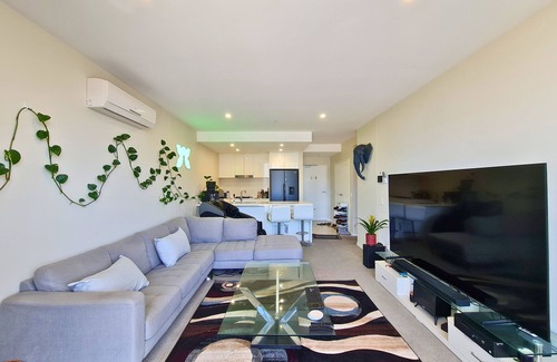 Wollongong Apartment | The Pad: City & Beach Getaway - Heart of Wollongong