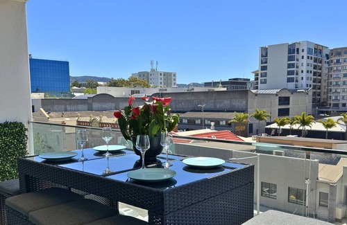 Wollongong Apartment | The Pad: City & Beach Getaway - Heart of Wollongong