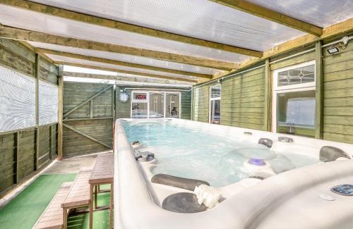 Alford House | The Paddock