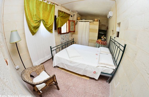 Diso House | The Pajara Lu Piru surrounded by olive trees