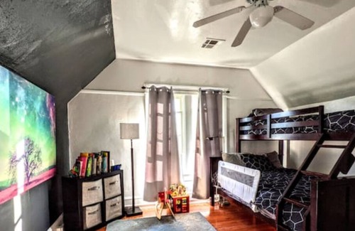 South Park House | The Palace on the Park- Crafstman House near Zoo & Balboa Park