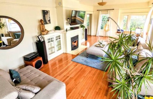 South Park House | The Palace on the Park- Crafstman House near Zoo & Balboa Park