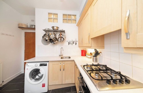 Dundee Apartment | The Palais - Retro Style