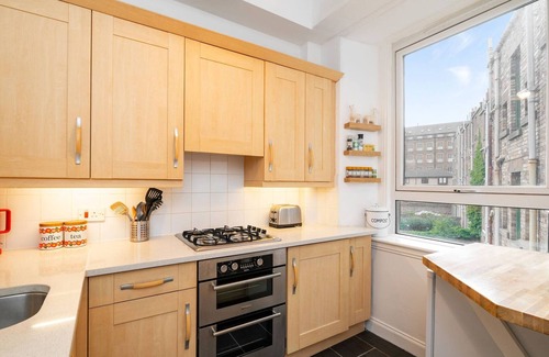 Dundee Apartment | The Palais - Retro Style