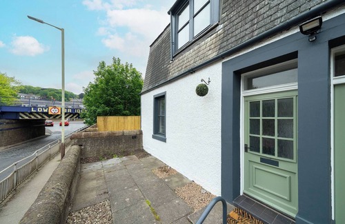 Broughty Ferry Ski Chalet | The Palm - Eclectic Bliss