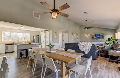 Sandbridge House | The Palm House | 880 ft from the Beach | Private Pool, Dog Friendly