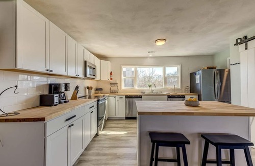 Sandbridge House | The Palm House | 880 ft from the Beach | Private Pool, Dog Friendly