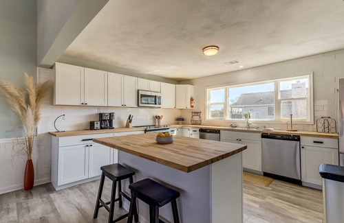 Sandbridge House | The Palm House | 880 ft from the Beach | Private Pool, Dog Friendly