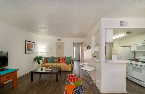 Hyde Park Apartment | The Palm - The Ultimate Getaway Space