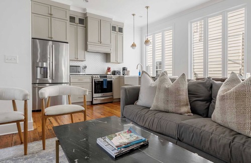 Cannonborough Elliotborough House | The Palmetto | Rooftop Deck, Perfect for Groups