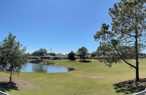 Briar Meadow House | The Palms. Luxurious, pool, viewn