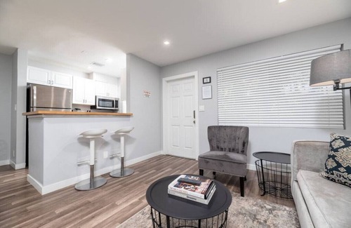 Middle River Terrace Apartment | The Palms @ Middle River Terrace #3