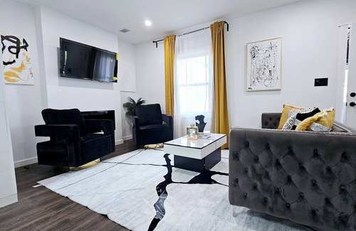 West Orange House | The Paragon Place- New Charming 3-bedroom house in delightful West Orange.