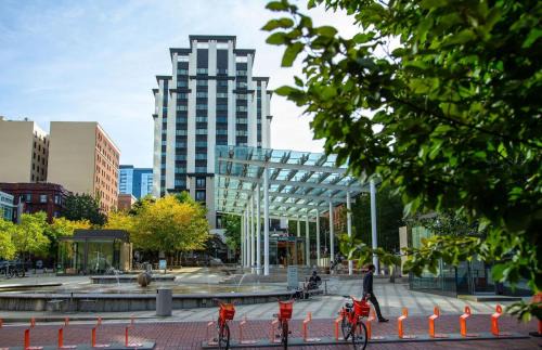 Downtown Portland Hotel | The Paramount Hotel Portland