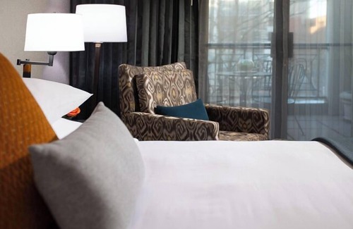 Downtown Portland Hotel | The Paramount Hotel