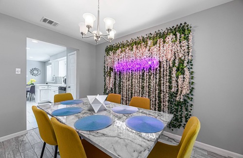 North Houston House | The Paris- Colorful 3BEDROOM 2BATH SFH w/Heated POOL Available