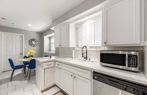 North Houston House | The Paris- Colorful 3BEDROOM 2BATH SFH w/Heated POOL Available