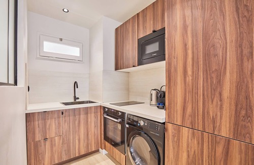 Quartier de la Roquette Apartment | THE Parisian Suite/Center of Paris