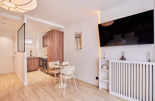 Quartier de la Roquette Apartment | THE Parisian Suite/Center of Paris