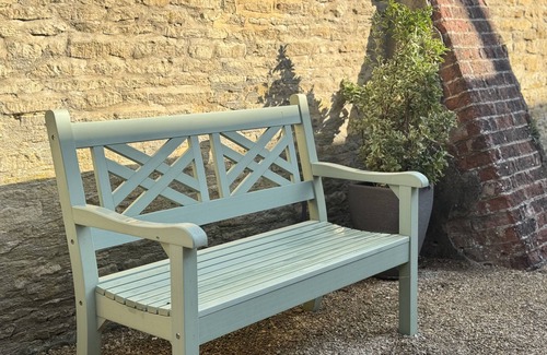 Lechlade Cottage | The Parlour Cotswolds Cottage Farm Stay With Pool