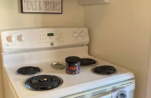 Sulphur House | The Parson's Cottage - Charming, Cozy, Adorable!