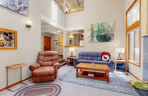 Black Butte Ranch House | The Pasque Paradise