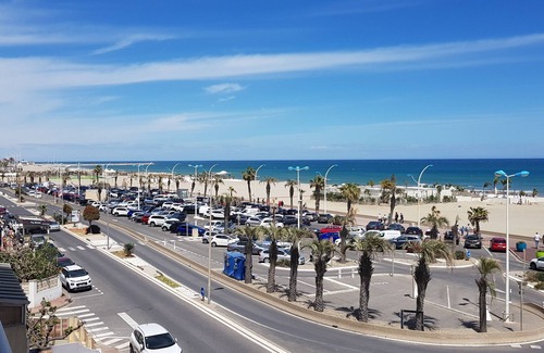 Le Grand Large Apartment | THE PATIO APARTMENT FACING THE SEA