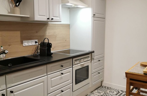 Poteries Apartment | "the patio", just for you, in the peace and quiet.