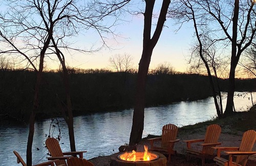 Noel Cabin | The Patsy at High Bank – Cozy Elk Riverfront Tiny Cabin in Scenic Noel, MO