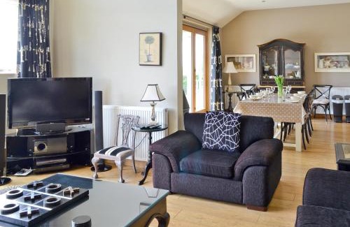 Cayton House | The Pavillion