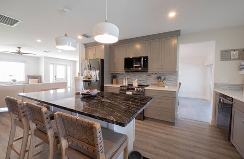 Yacht Club House | The Peace of the Cape 1018