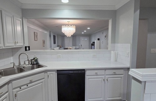 Davis Lake - Eastfield House | The peaceful Oasis.A Charming n lovely 3 beds home in Charlotte