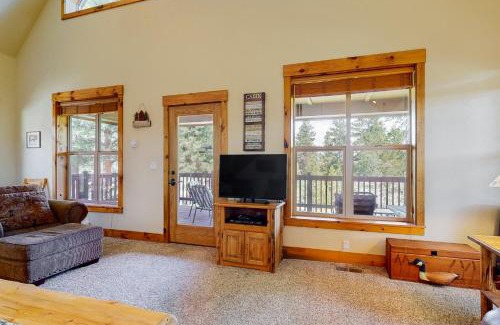 Rivers Crossing House | The Peaceful Ponderosa