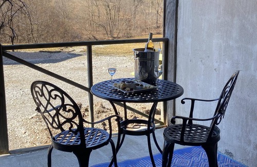 Alto Pass House | The Peachbarn Suite is an adorably cozy and rustic stay with great views!
