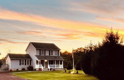 Jim Thorpe House | The Peak Escape - Jim Thorpe, 3 Bed, 3 bath home with private hot tub