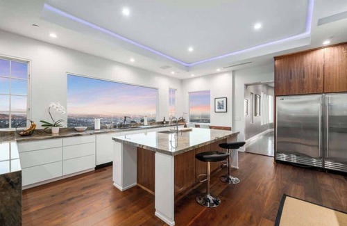 Hollywood Hills House | The Peak ~ Hollywood Hills