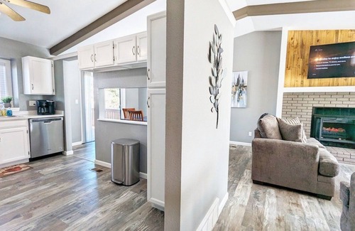 Briargate House | The Peakview Mirage [Newly Renovated Near USAFA]
