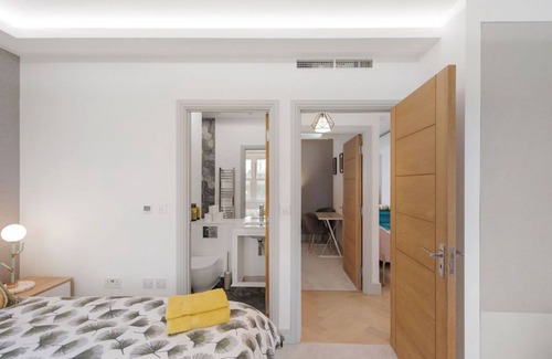 Kilburn Apartment | The Pearl: A 5-Star Boutique Escape in Hampstead