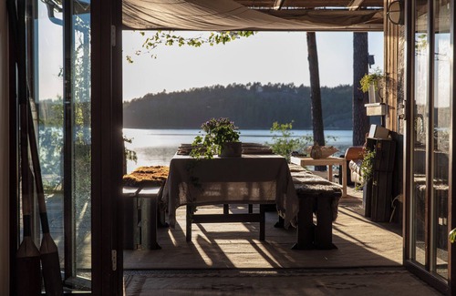 Varmdo House | The pearl of the archipelago, beachfront location near shopping and outdoor activities. Unique accommodation.