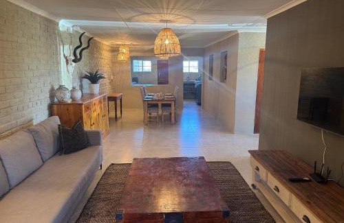 Blue Crane Route Apartment | The Pecan Cottage