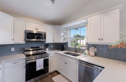 Bradenton Beach Cottage | The Pelican’s Nest – Cozy Stay Near the Beach