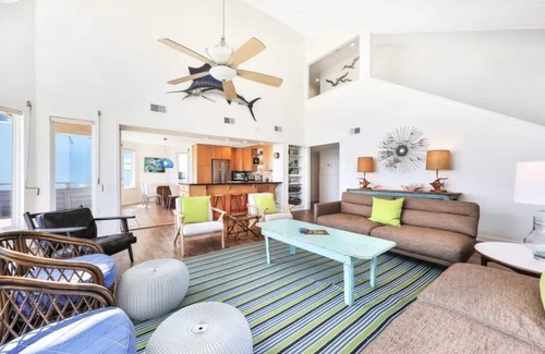 Pirates Beach House | The Pelican’s Nest- Beachfront Getaway